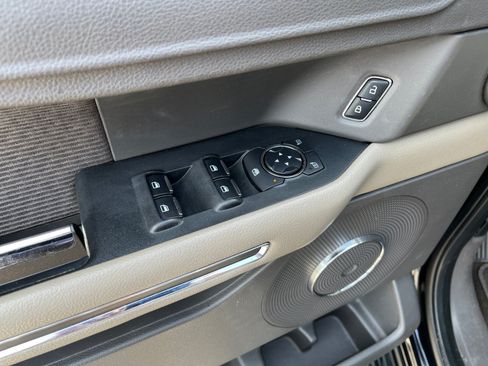 Used 2019 Ford Expedition XLT AWD/4WD image 17
