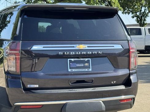 Used 2024 Chevrolet Suburban LT AWD/4WD image 8