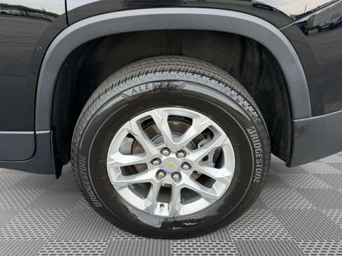 Used 2021 Chevrolet Traverse LS FWD image 32
