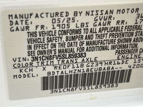 Certified 2025 Nissan Versa SR w/ Trunk Package image 27