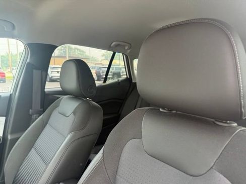 Used 2025 Chevrolet Trax LT w/ Driver Confidence Package FWD image 8