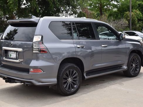 Used 2023 Lexus GX 460 Premium w/ Accessory Package AWD/4WD image 8