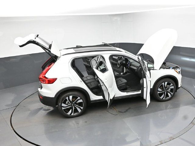 New 2026 Volvo XC40 B5 Plus w/ Climate Package AWD/4WD image 47