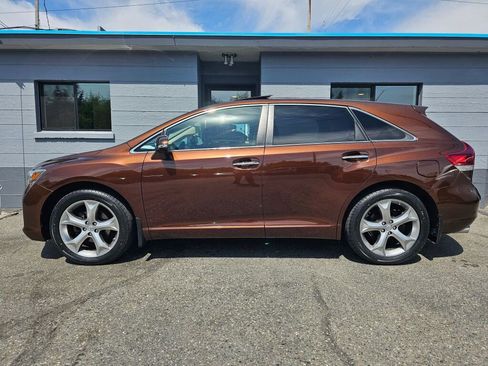 Used 2013 Toyota Venza XLE AWD/4WD image 2