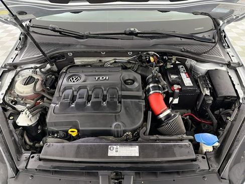 Used 2015 Volkswagen Golf TDI S image 28