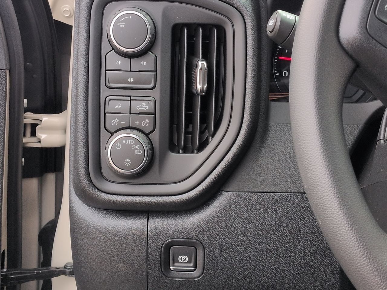 New 2026 Chevrolet Silverado 2500 Custom w/ Custom Value Package AWD/4WD image 18