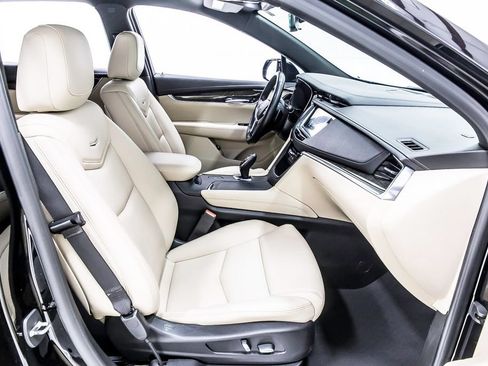 Used 2019 Cadillac XT5 FWD image 30