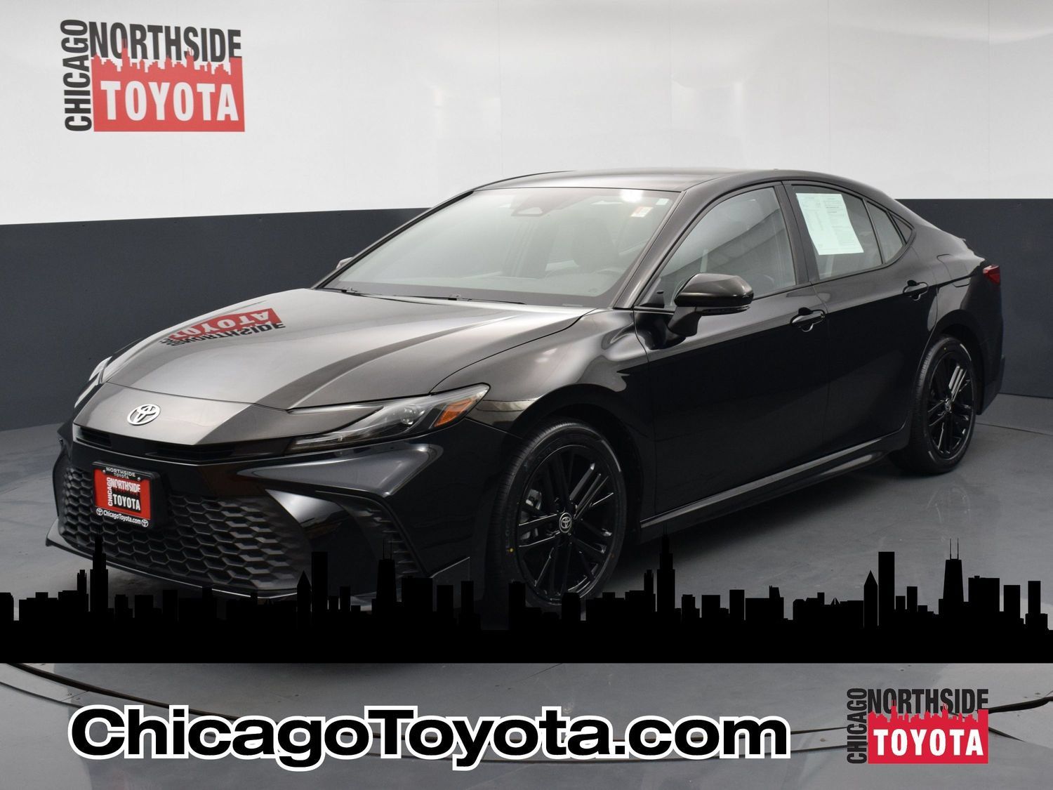 Used 2025 Toyota Camry SE FWD image 1