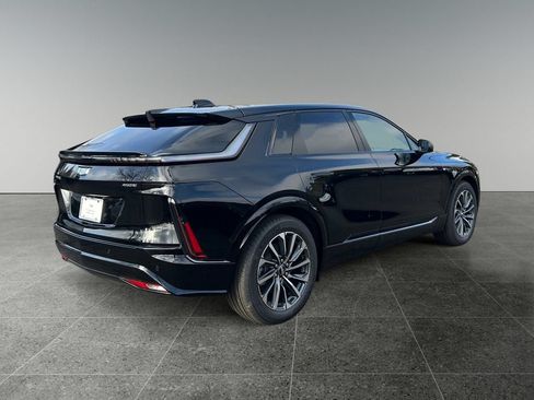 Used 2026 Cadillac Lyriq Sport RWD image 7