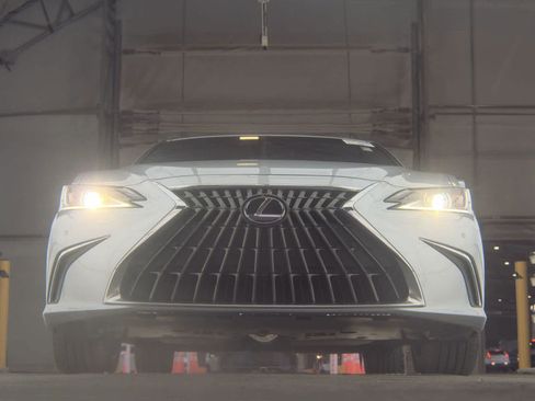 Used 2024 Lexus ES 350 w/ Premium Package image 3