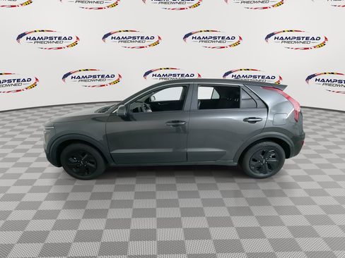 Used 2025 Kia Niro LX image 5