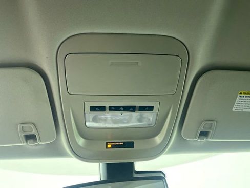 Used 2018 Chevrolet Colorado LT w/ LT Convenience Package image 11