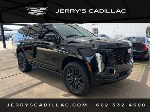 Used 2025 Cadillac Escalade Sport w/ LPO, ONYX Package AWD/4WD image 4