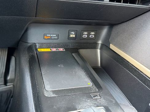 Used 2025 Toyota Camry LE image 27