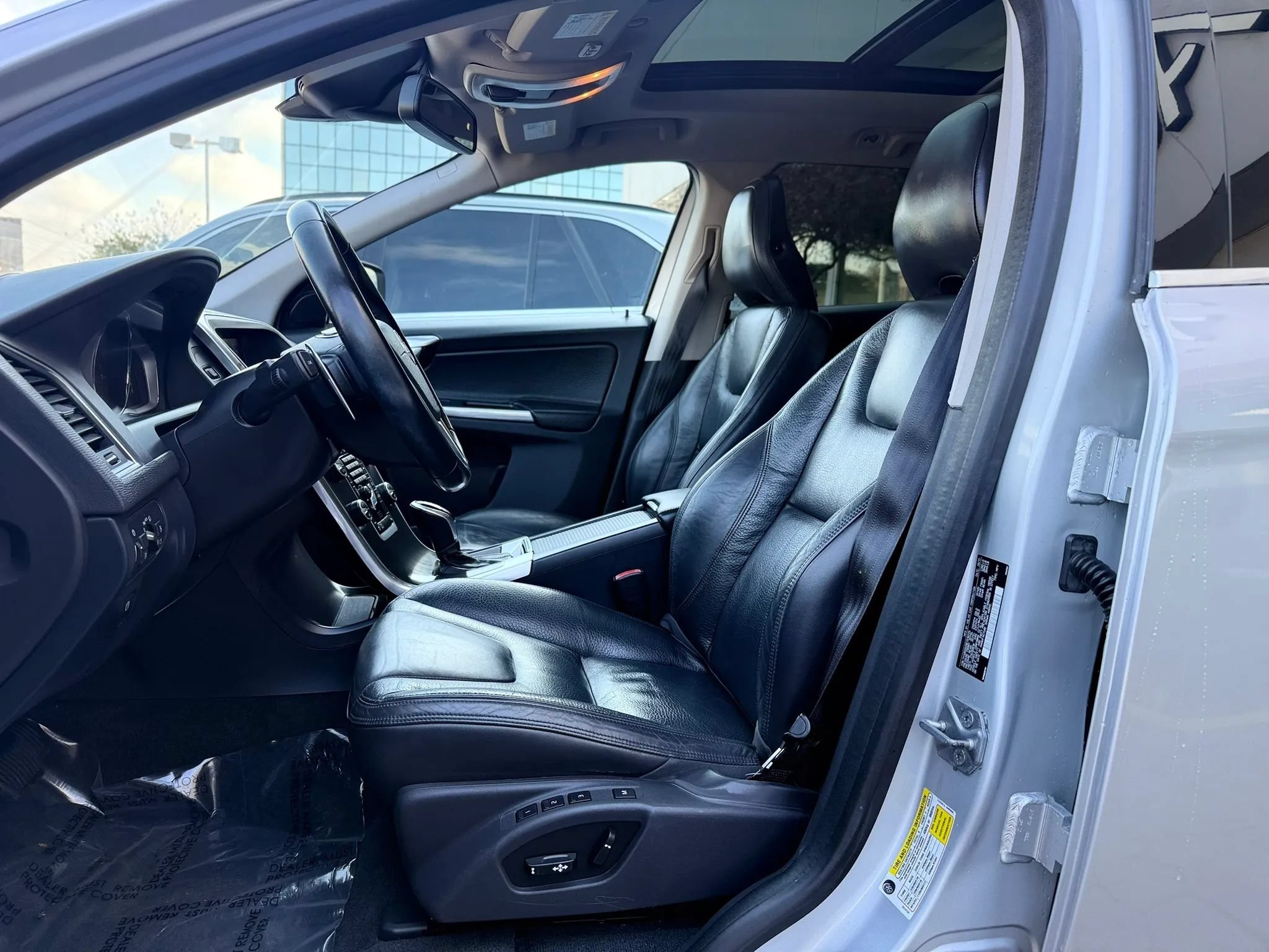 Used 2014 Volvo XC60 T6 AWD/4WD image 10