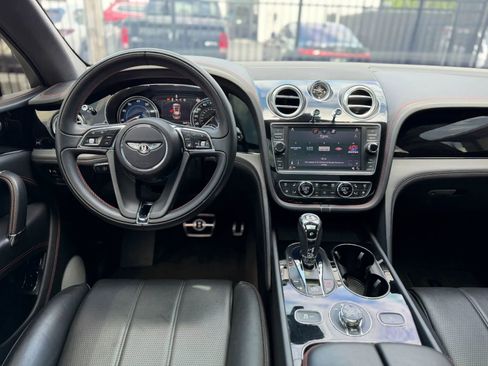 Used 2020 Bentley Bentayga AWD/4WD image 42