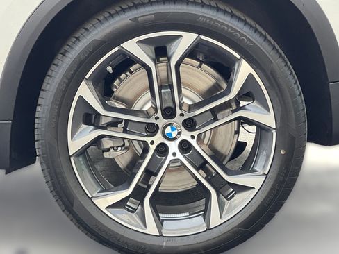New 2026 BMW X5 xDrive50e image 11