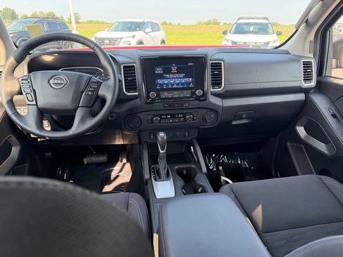 Used 2024 Nissan Frontier SV w/ SV Convenience Package RWD image 33