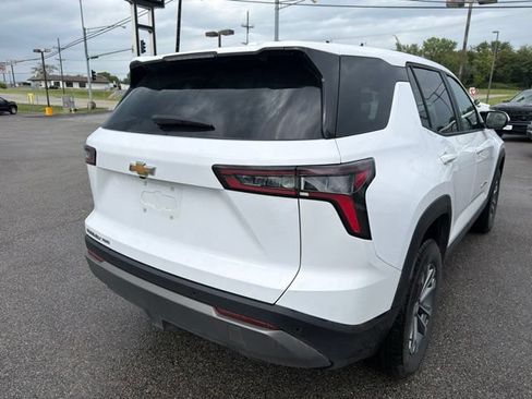 Used 2026 Chevrolet Equinox LT AWD/4WD image 17