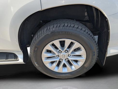 Used 2023 Lexus GX 460 Premium w/ Premium Plus Package image 37