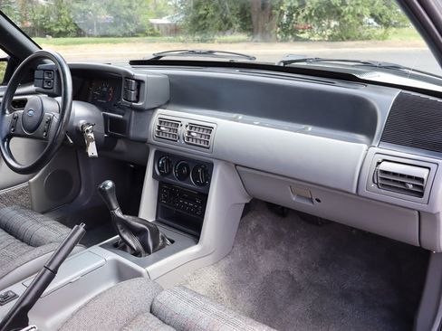 Used 1988 Ford Mustang GT RWD image 16