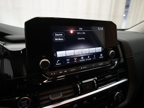 Used 2024 Nissan Pathfinder SV AWD/4WD image 6