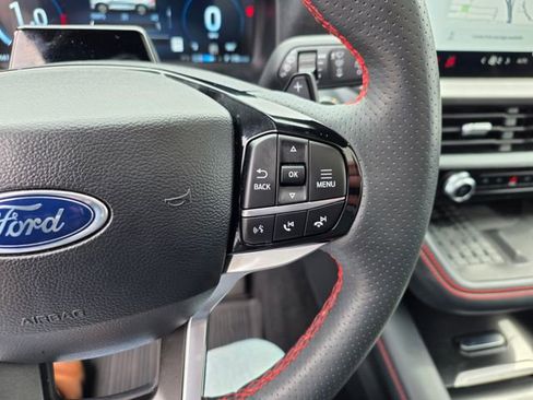 Used 2025 Ford Explorer ST image 31