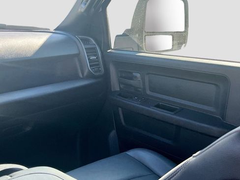 Used 2024 RAM 3500 Tradesman w/ Chrome Appearance Group image 21