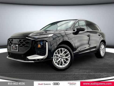 New 2026 Audi Q3 quattro 2.0T AWD/4WD image 1