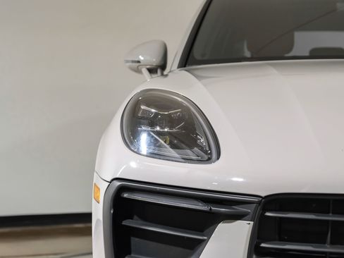 Used 2023 Porsche Macan Turbo image 55