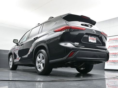 Used 2023 Toyota Highlander L image 38