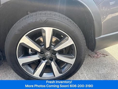 Used 2025 Honda Pilot Elite image 8