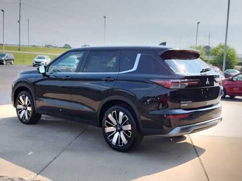 New 2025 Mitsubishi Outlander SE image 18