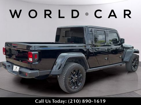 Used 2025 Jeep Gladiator Sport AWD/4WD image 3