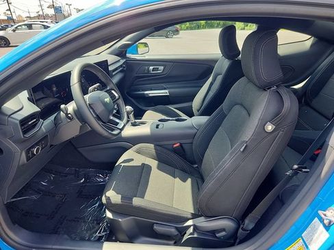 Used 2025 Ford Mustang Coupe RWD image 13