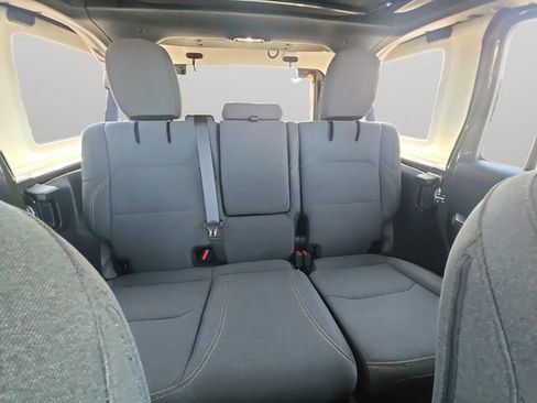 Used 2024 Jeep Wrangler Unlimited Sahara image 16