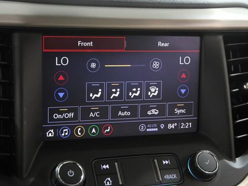 Used 2021 GMC Acadia Denali w/ Denali Ultimate Package AWD/4WD image 14
