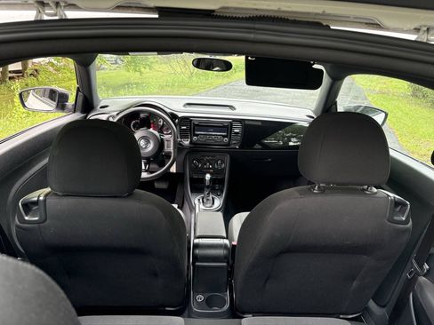 Used 2014 Volkswagen Beetle 1.8T FWD image 17