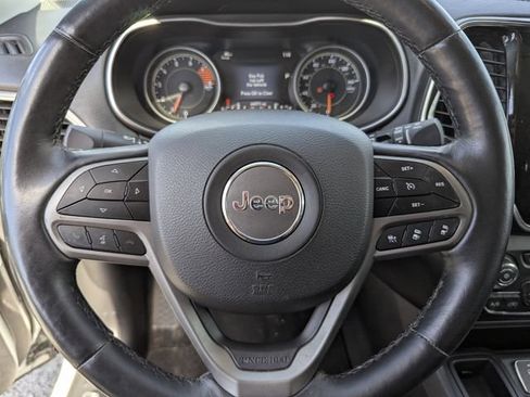 Used 2019 Jeep Cherokee Limited w/ Technology Group FWD image 38