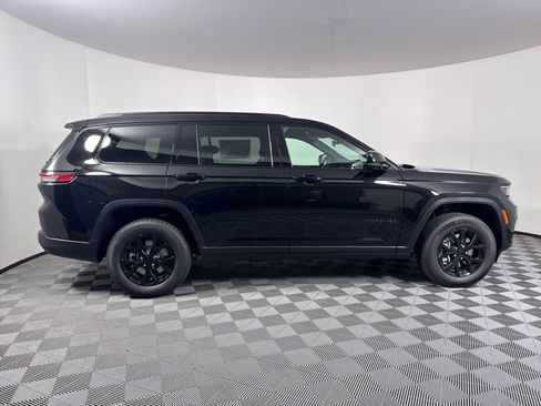 New 2025 Jeep Grand Cherokee L Altitude image 12