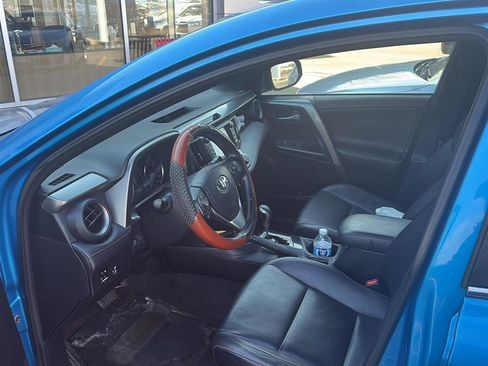 Used 2016 Toyota RAV4 SE image 4