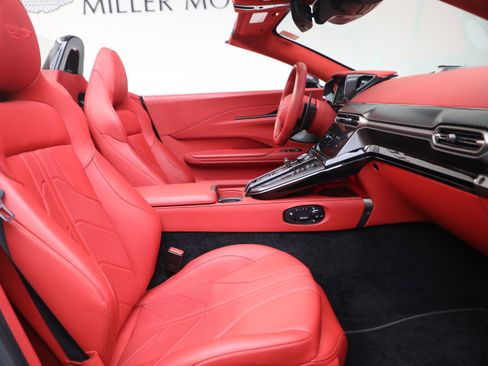 Used 2026 Aston Martin V8 Vantage Roadster image 34