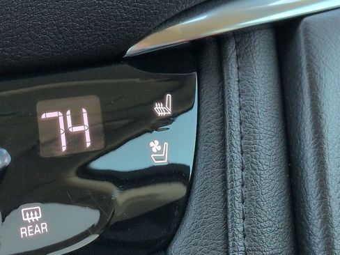 Used 2019 Cadillac XT5 Premium Luxury w/ LPO, Black Ice Package image 23