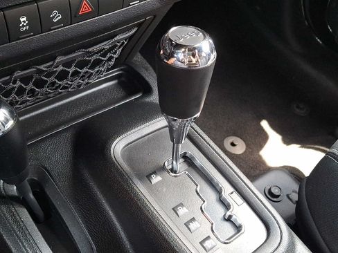 Used 2016 Jeep Wrangler Unlimited Sahara w/ Dual Top Group AWD/4WD image 12