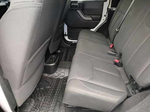 Used 2018 Jeep Wrangler Unlimited Sport S image 20