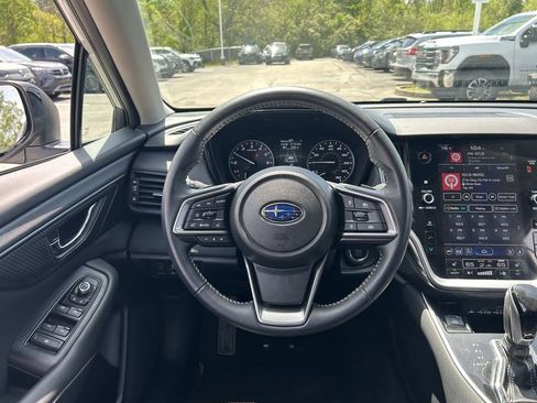 Used 2025 Subaru Outback Premium AWD/4WD image 15