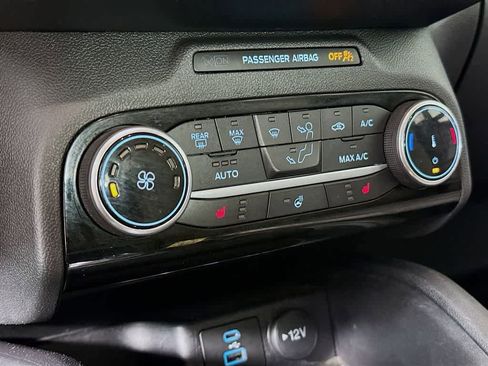 Certified 2022 Ford Escape SE w/ Cold Weather Package image 28