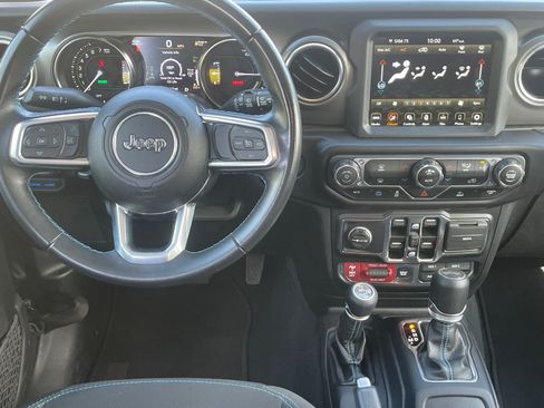 Used 2022 Jeep Wrangler Unlimited Rubicon 4xe AWD/4WD image 21