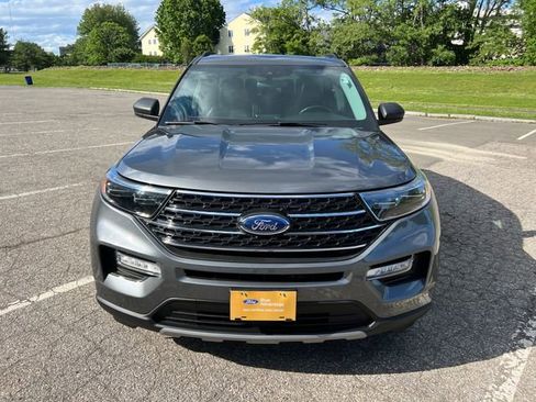 Certified 2023 Ford Explorer XLT w/ Equipment Group 202A AWD/4WD image 3