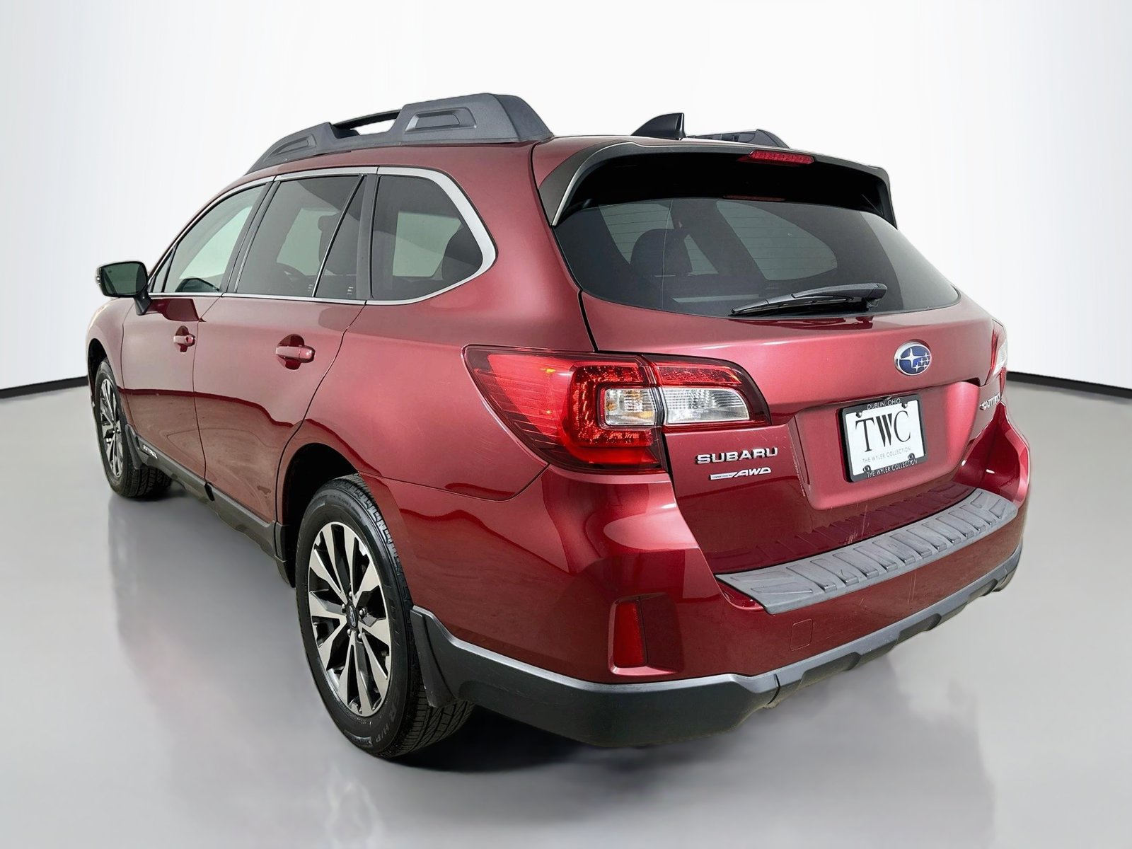 Used 2016 Subaru Outback 2.5i Limited AWD/4WD image 7